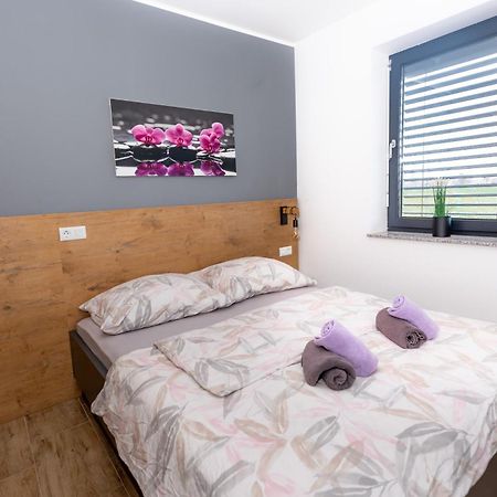Apartamento Sunrise Banovci Exterior foto
