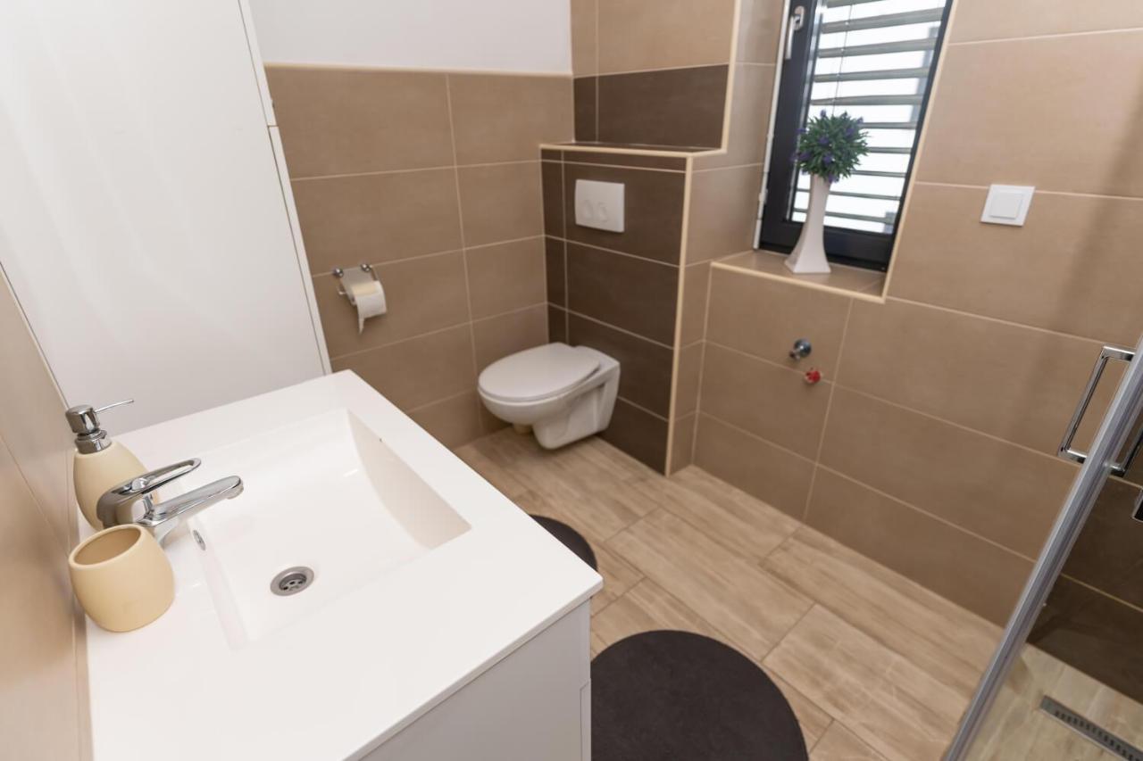 Apartamento Sunrise Banovci Exterior foto