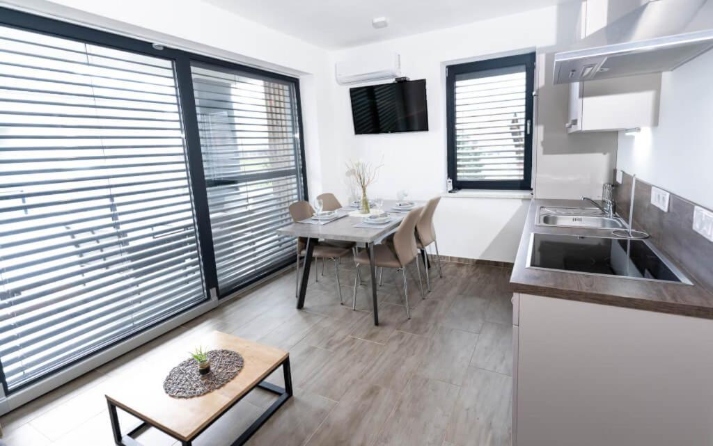 Apartamento Sunrise Banovci Exterior foto